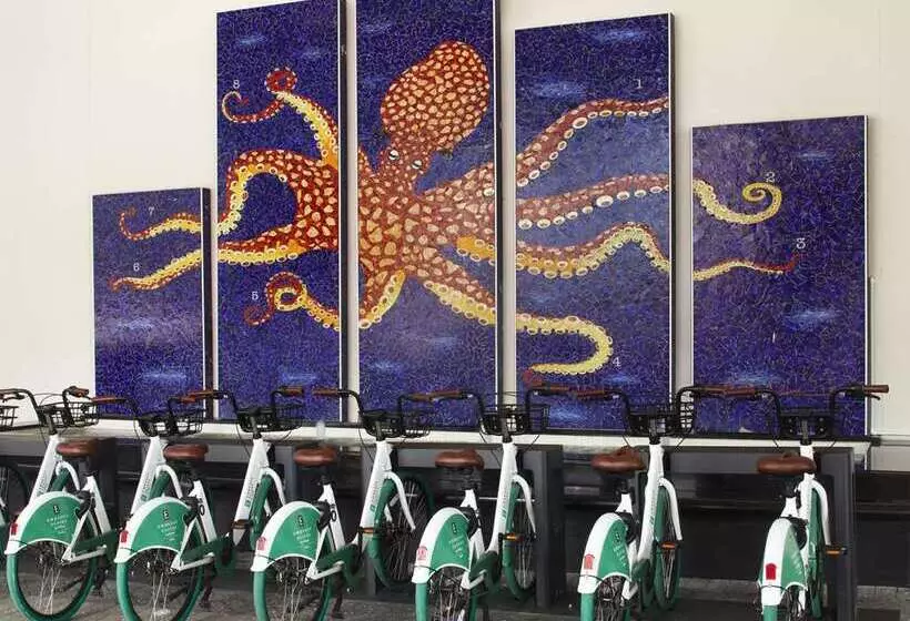 ホテル Embassy Suites By Hilton Sarasota, Fl