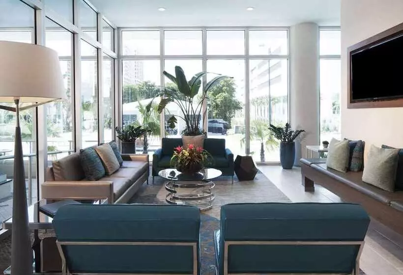 ホテル Embassy Suites By Hilton Sarasota, Fl