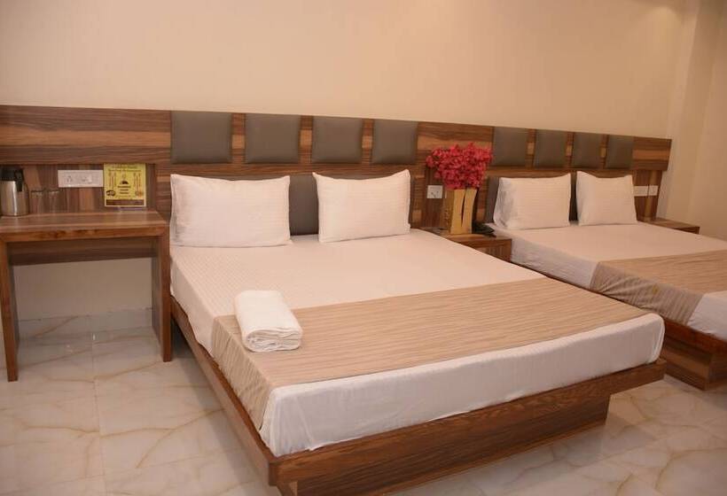 Отель Golden Oasis Delhi