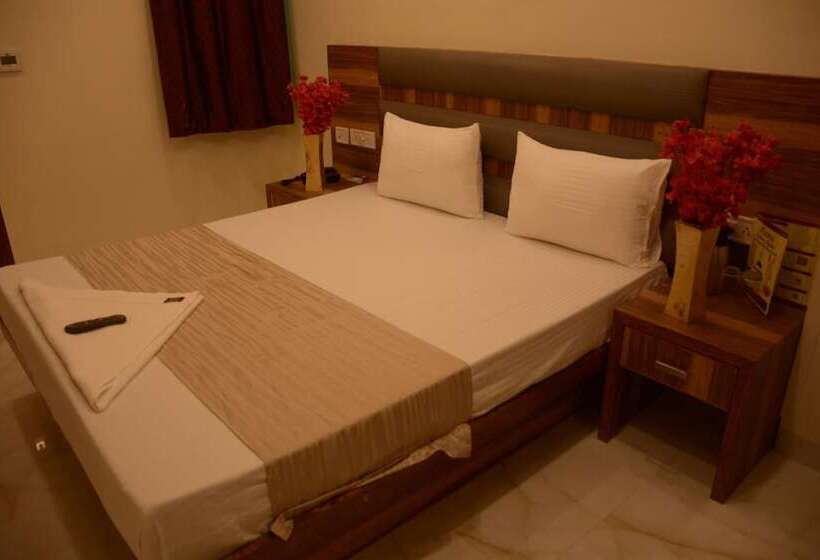 Отель Golden Oasis Delhi