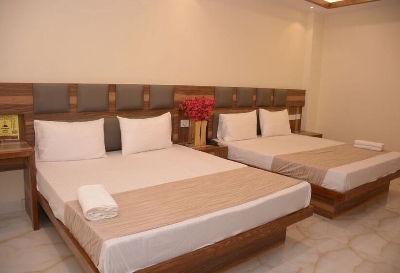 Отель Golden Oasis Delhi