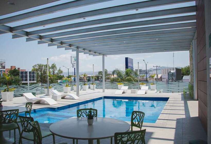 هتل Hilton Garden Inn Leon