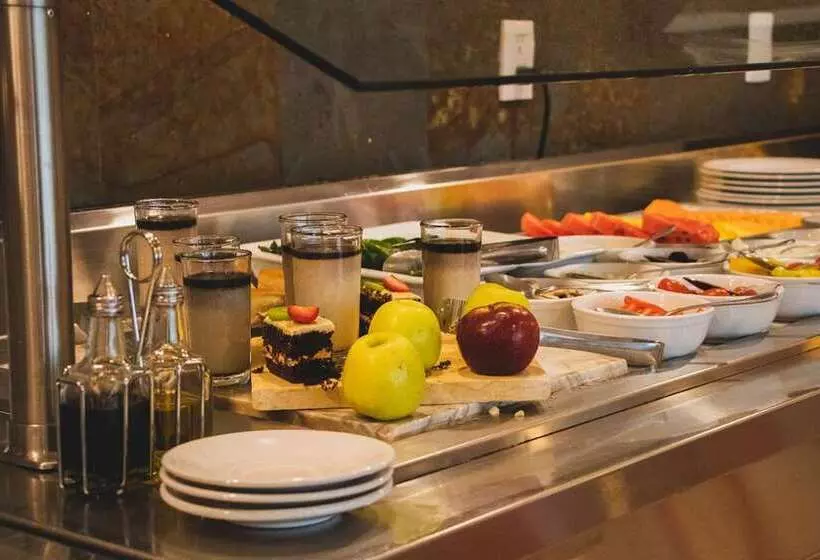 هتل Hilton Garden Inn Leon