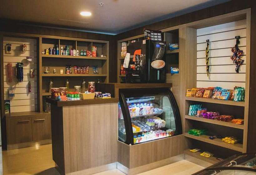 هتل Hilton Garden Inn Leon