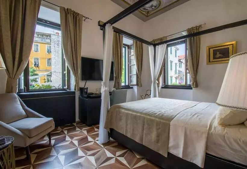 هتل King Kresimir Heritage