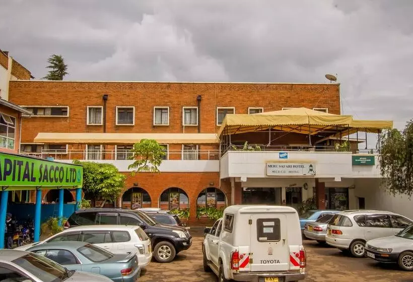 هتل Meru Safari