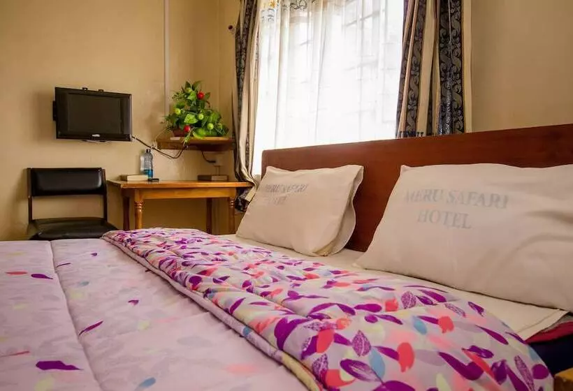 هتل Meru Safari