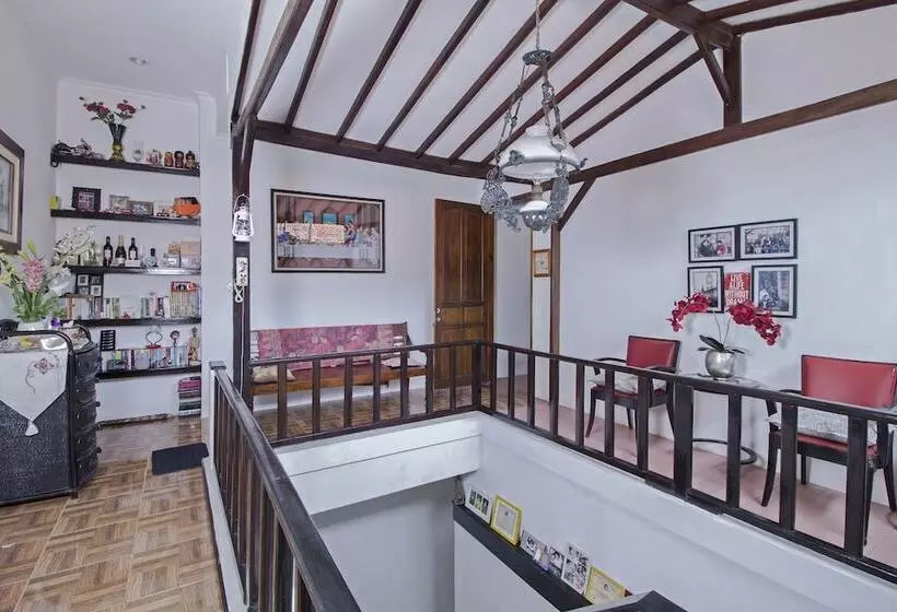 Hotelli Reddoorz @ Radio Dalam