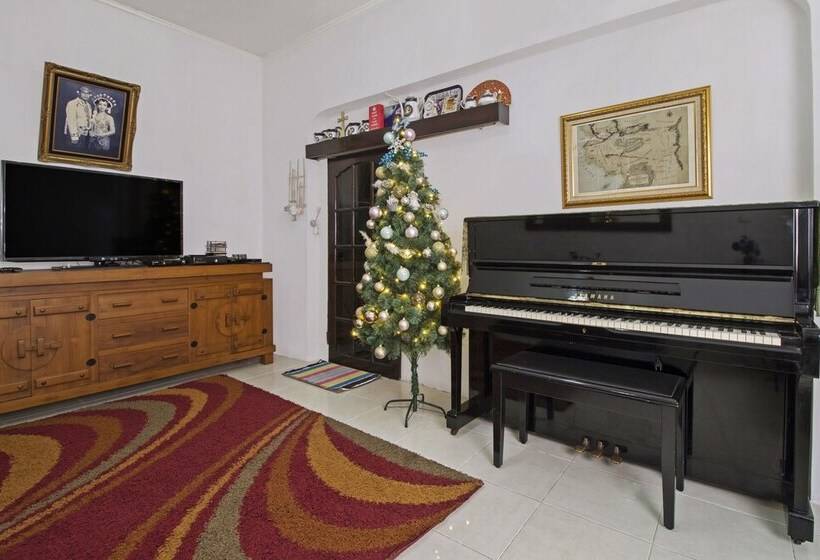 فندق Reddoorz @ Radio Dalam