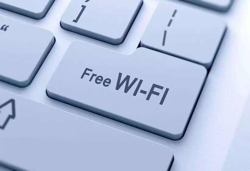 Hotelli Reddoorz @ Radio Dalam