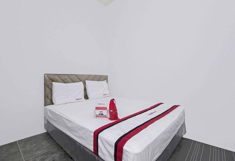 فندق Reddoorz @ Radio Dalam