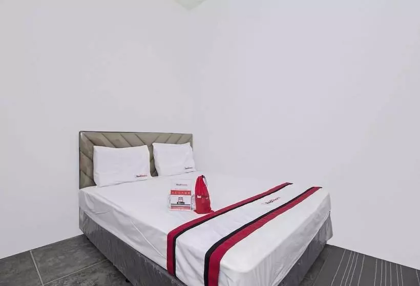 Hotelli Reddoorz @ Radio Dalam