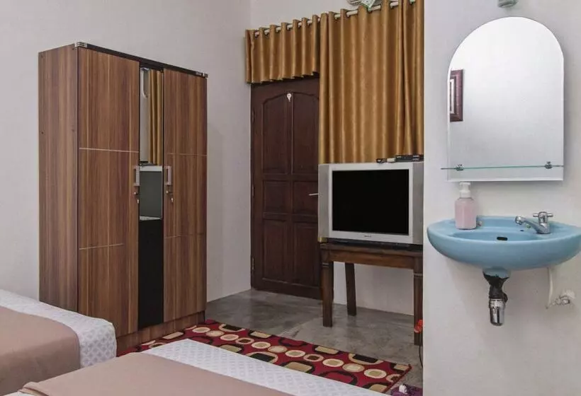 Hotelli Reddoorz @ Radio Dalam