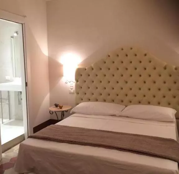 هتل Sveva Rooms
