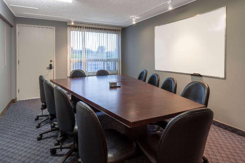 ホテル Travelodge By Wyndham Amherst