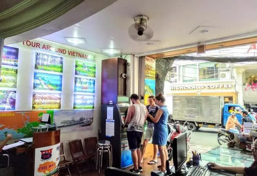 هتل Vinh Hostel