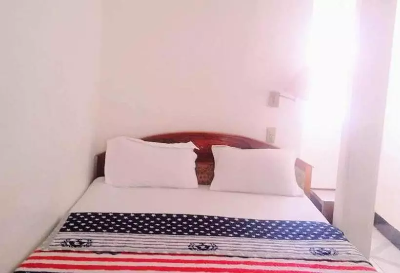 هتل Vinh Hostel