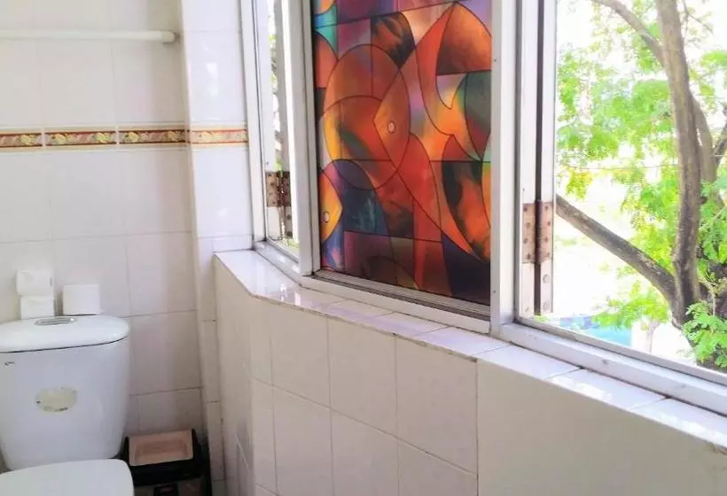 هتل Vinh Hostel