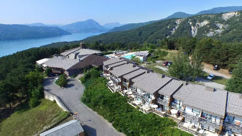 هتل Vvf Lac De Serre Ponçon