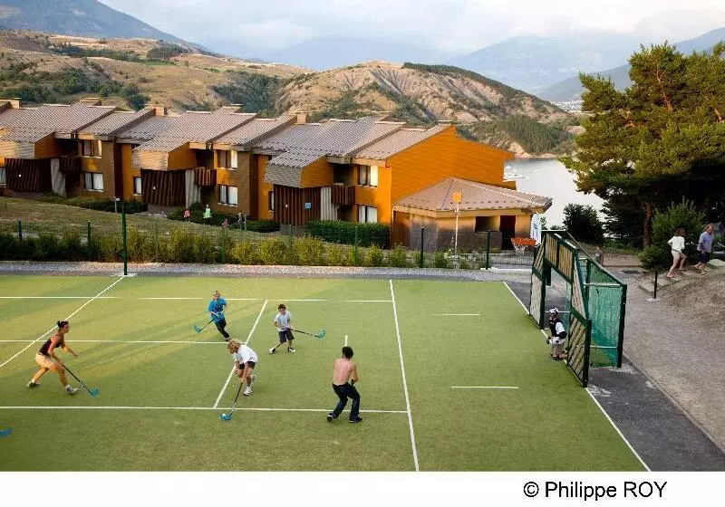 هتل Vvf Lac De Serre Ponçon