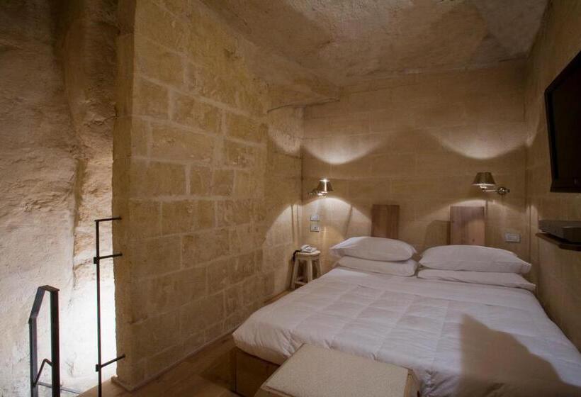 L Hotel In Pietra
