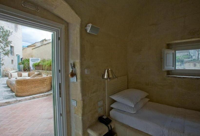 L Hotel In Pietra