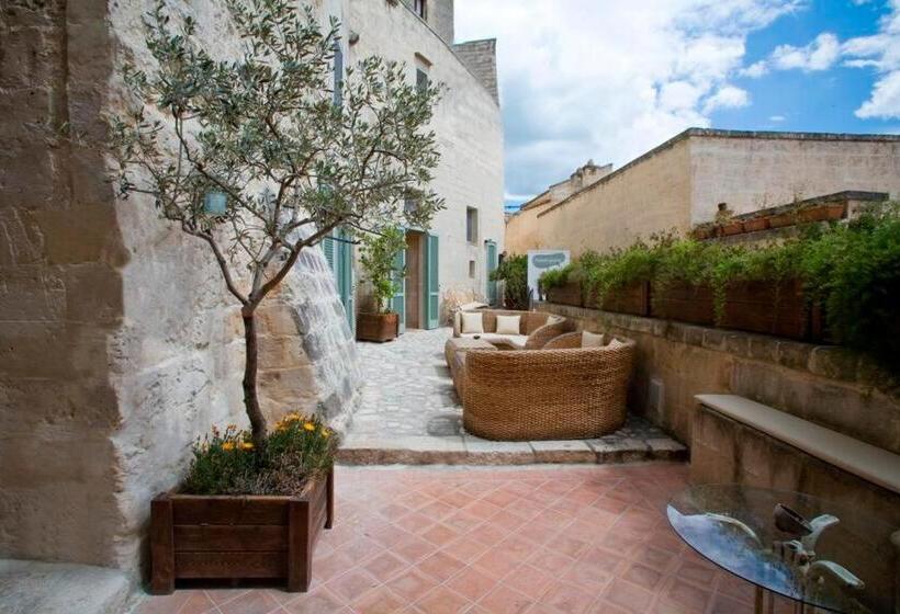L Hotel In Pietra