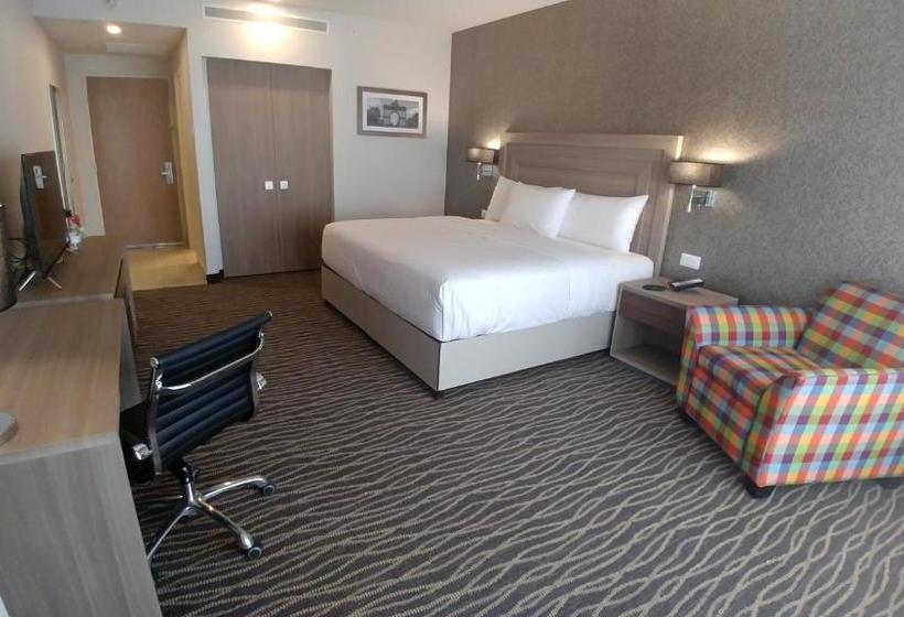 هتل Hilton Garden Inn Leon