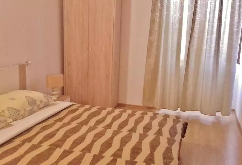 ペンション Guesthouse Cecilia 2
