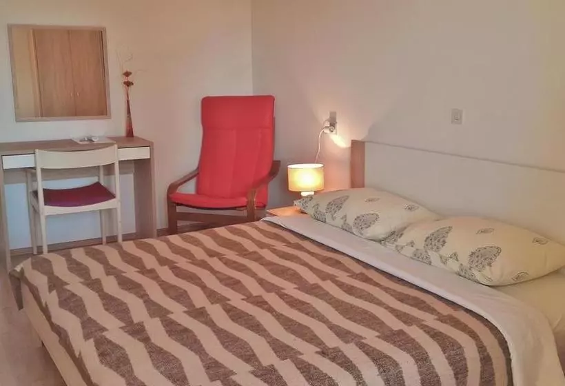 ペンション Guesthouse Cecilia 2