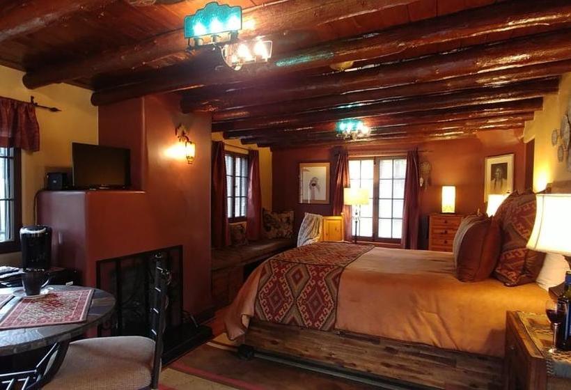 ホテル Adobe Inn At Cascade