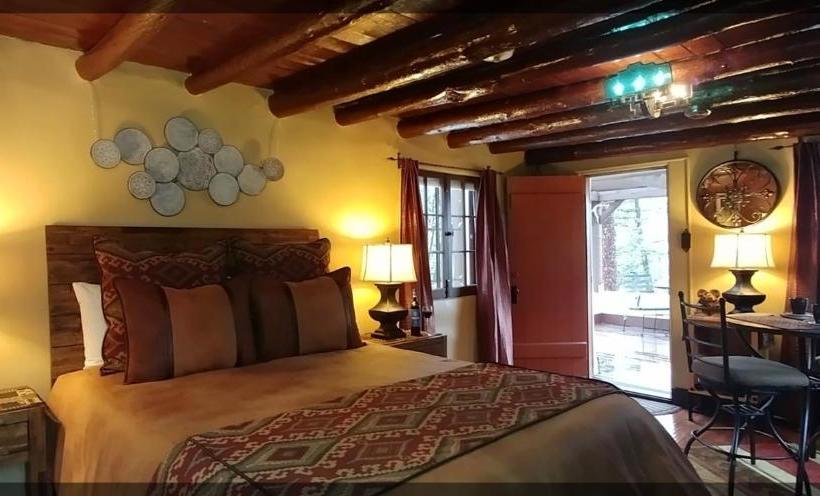 ホテル Adobe Inn At Cascade