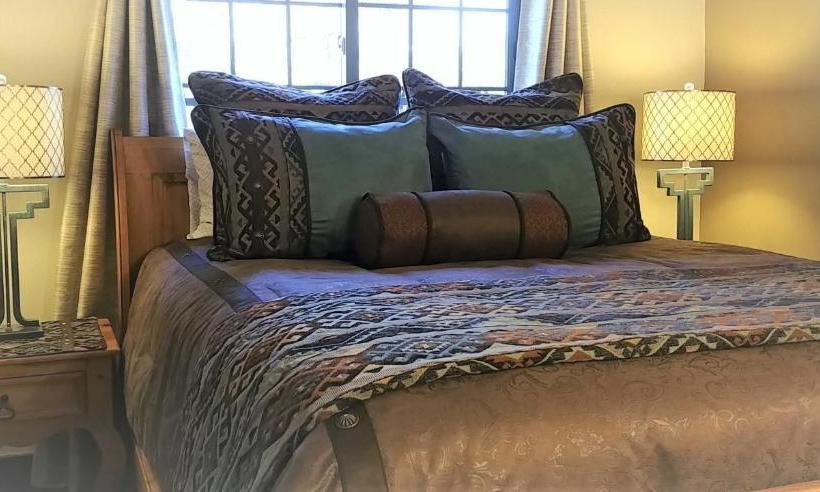 ホテル Adobe Inn At Cascade