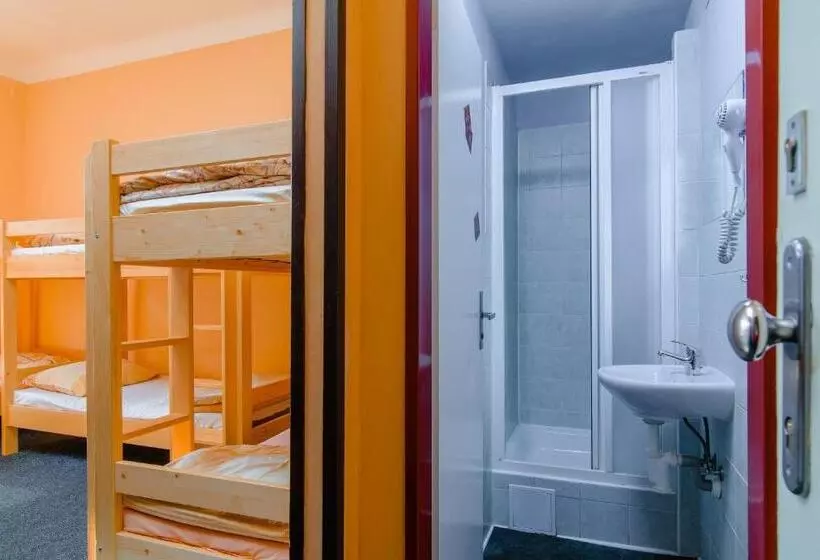 Hotelli Best Spot Hostel