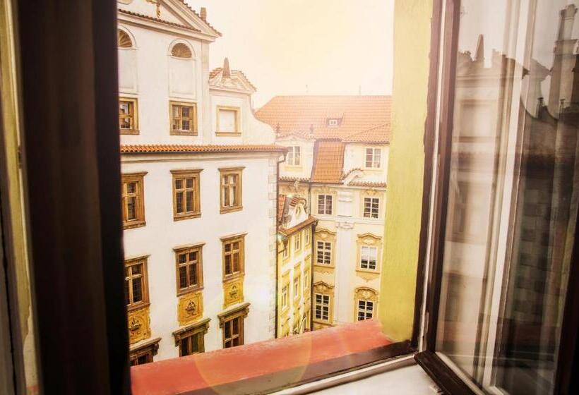 هتل Best Spot Hostel