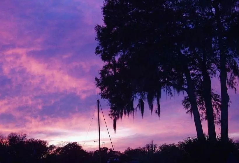 Hotelli Hontoon Landing Resort & Marina