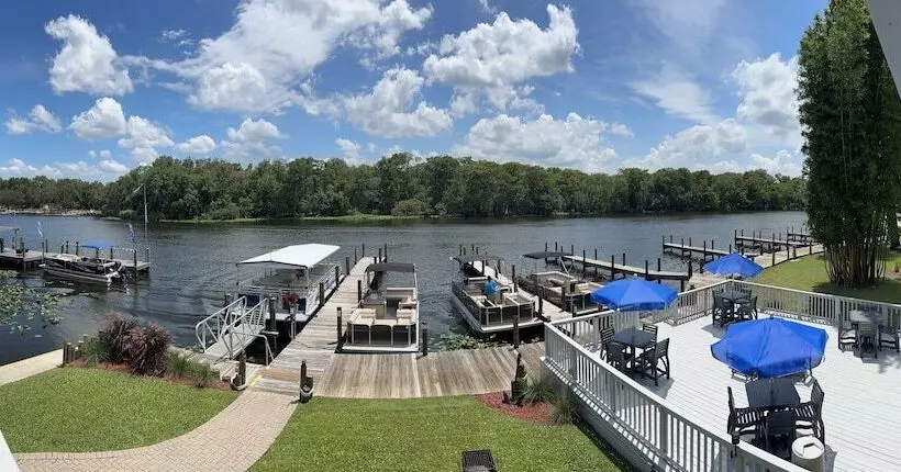 Hotelli Hontoon Landing Resort & Marina