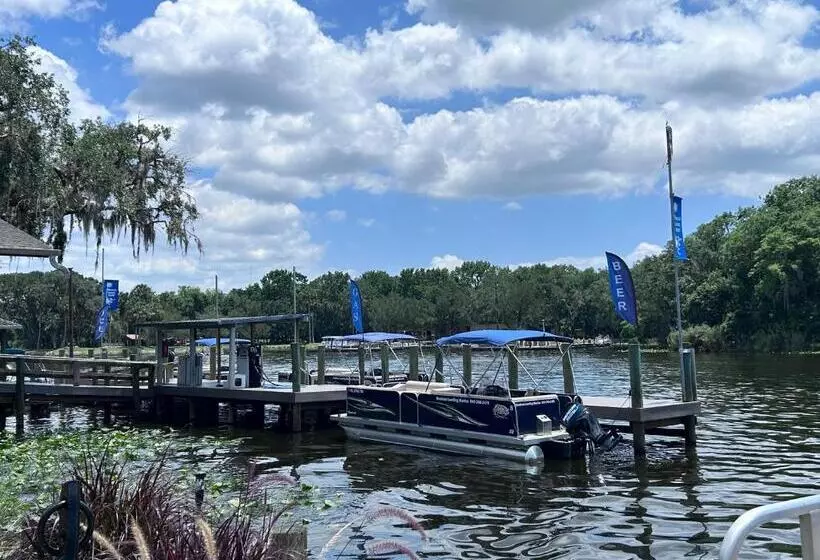 Hotelli Hontoon Landing Resort & Marina