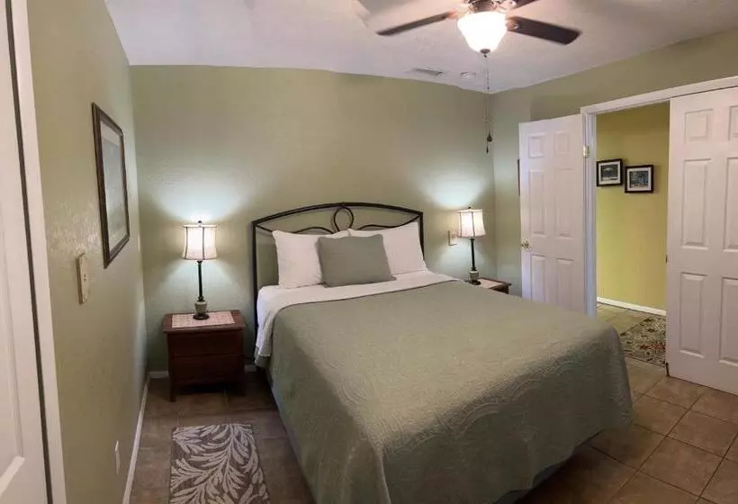 Hotelli Hontoon Landing Resort & Marina