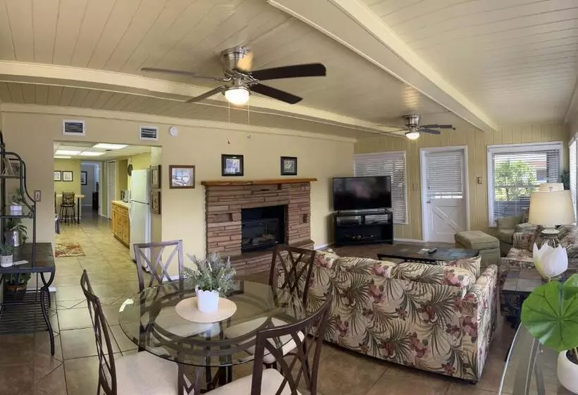 Hotelli Hontoon Landing Resort & Marina