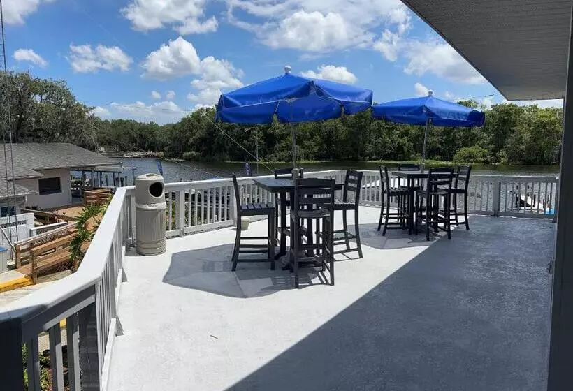 Hotelli Hontoon Landing Resort & Marina