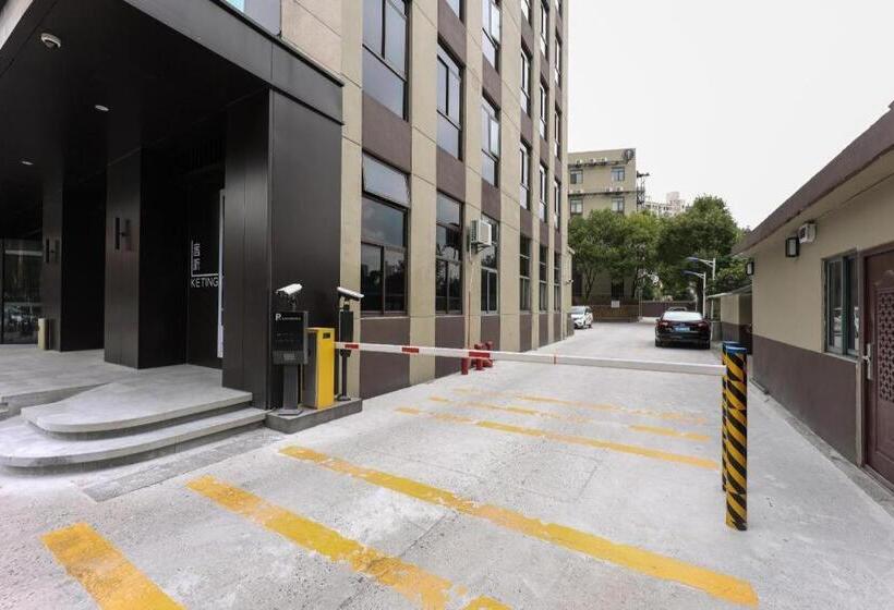 Ji Hotel Shanghai South Yanggao Road Metro Station