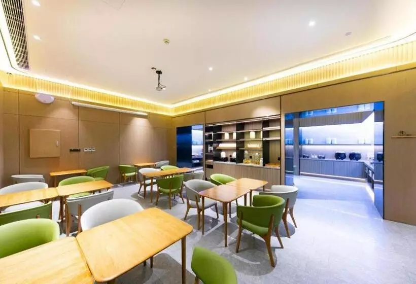 Ji Hotel Shanghai South Yanggao Road Metro Station