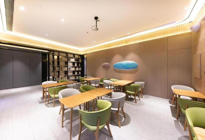 Ji Hotel Shanghai South Yanggao Road Metro Station