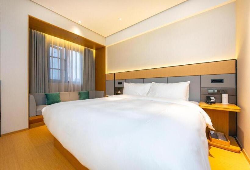 Ji Hotel Shanghai South Yanggao Road Metro Station