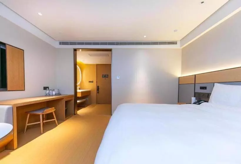 Ji Hotel Shanghai South Yanggao Road Metro Station
