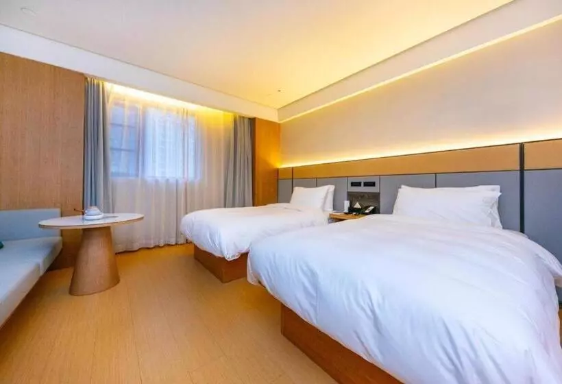 Ji Hotel Shanghai South Yanggao Road Metro Station