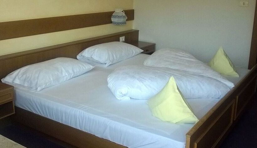 هتل Landhaus Weingut