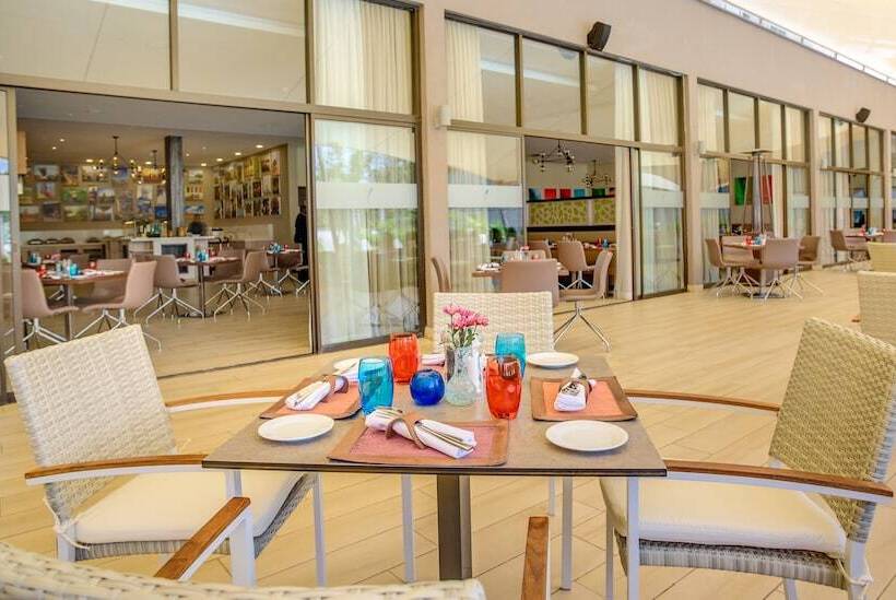 هتل Tamarind Tree