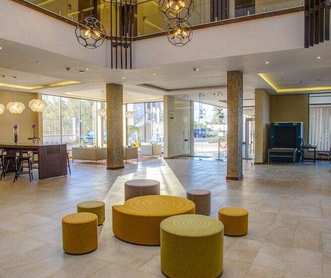 هتل Tamarind Tree